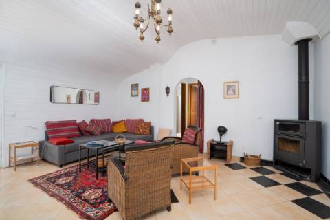 Moradia térrea de 3 quartos e piscina