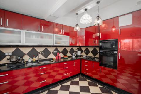 Moradia térrea de 3 quartos e piscina