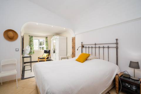 Moradia térrea de 3 quartos e piscina