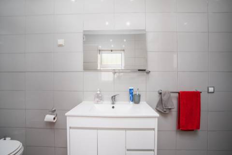 Moradia térrea de 3 quartos e piscina