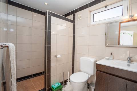 Moradia térrea de 3 quartos e piscina