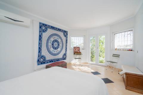 Moradia térrea de 3 quartos e piscina