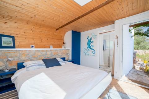 Moradia térrea de 3 quartos e piscina