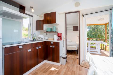 Moradia térrea de 3 quartos e piscina