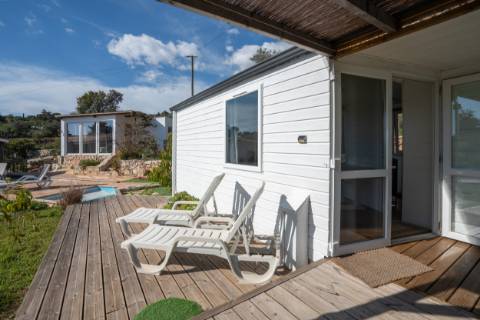 Moradia térrea de 3 quartos e piscina