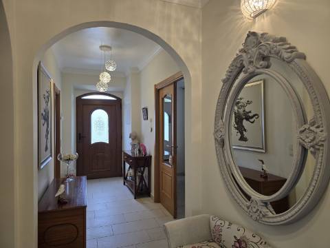 Moradia Tradicional Térrea 3 quartos e piscina