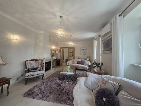 Moradia Tradicional Térrea 3 quartos e piscina