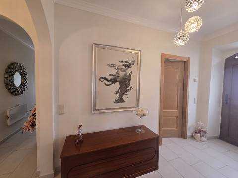 Moradia Tradicional Térrea 3 quartos e piscina