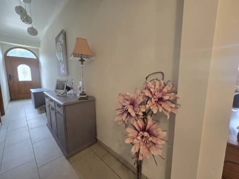 Moradia Tradicional Térrea 3 quartos e piscina