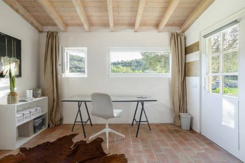 Encantadora Moradia no Campo Perto de Estói - Total Privacidade, Vistas Magníficas e Grande Potencial