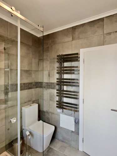 Elegante Moradia Familiar com Espaço Exterior a Minutos de Loulé