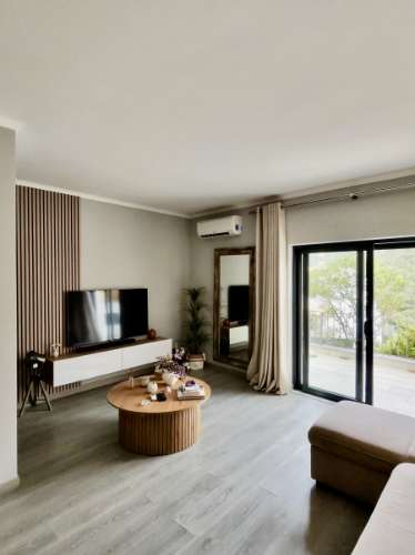 Elegante Moradia Familiar com Espaço Exterior a Minutos de Loulé