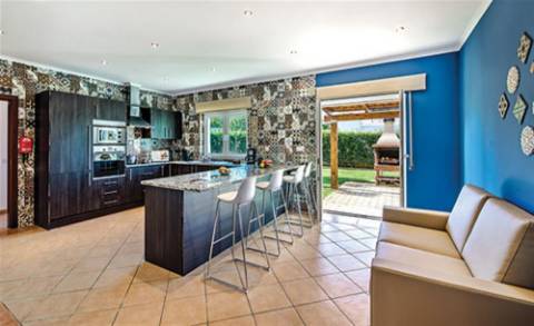 EXCLUSIVIDADE Moradia 4 quartos com piscina e garagem e furo.