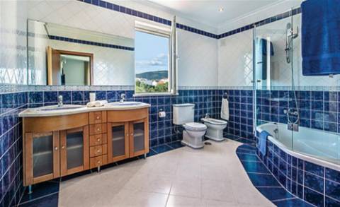 EXCLUSIVIDADE Moradia 4 quartos com piscina e garagem e furo.