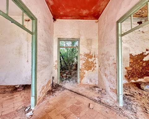 Casa tradicional para renovar I 352 m2 I 3,250 m2 de terrenoI Querença, Loulé