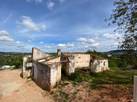 Casa tradicional para renovar I 352 m2 I 3,250 m2 de terrenoI Querença, Loulé