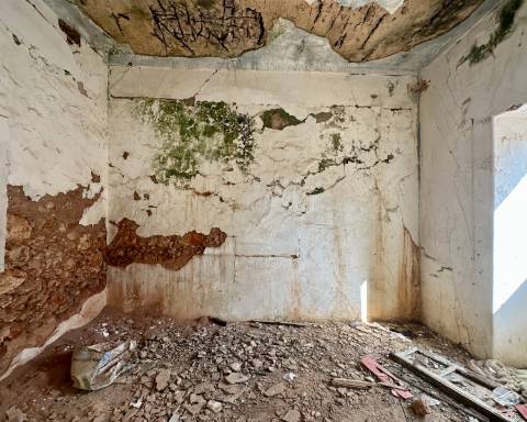 Casa tradicional para renovar I 352 m2 I 3,250 m2 de terrenoI Querença, Loulé