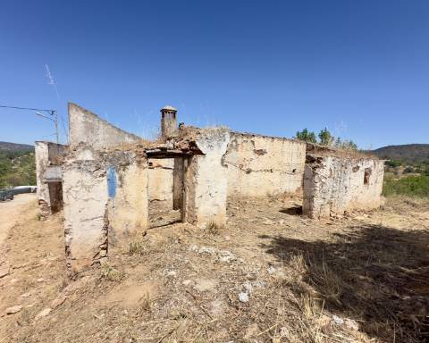 Casa tradicional para renovar I 352 m2 I 3,250 m2 de terrenoI Querença, Loulé