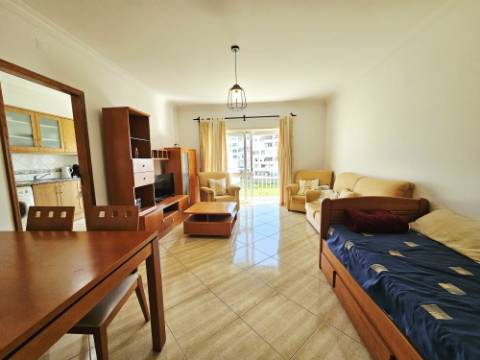 Impecável apartamento 1 quarto com garagem