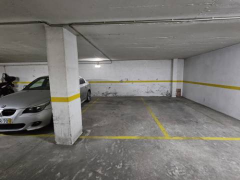 Impecável apartamento 1 quarto com garagem