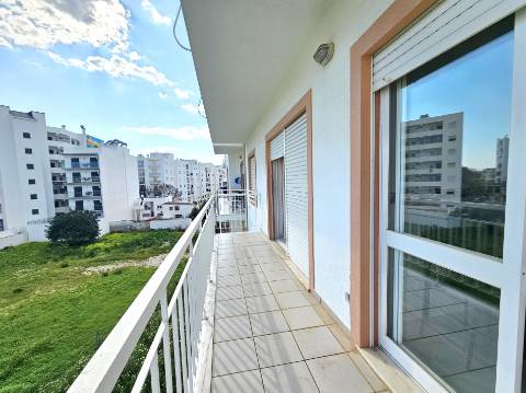 Impecável apartamento 1 quarto com garagem