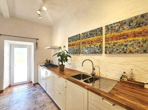 EXCLUSIVIDADE

Moradia renovada com 2 quartos numa aldeia perto de Loulé