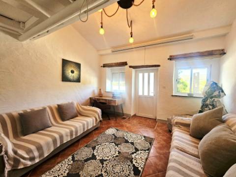 EXCLUSIVIDADE

Moradia renovada com 2 quartos numa aldeia perto de Loulé