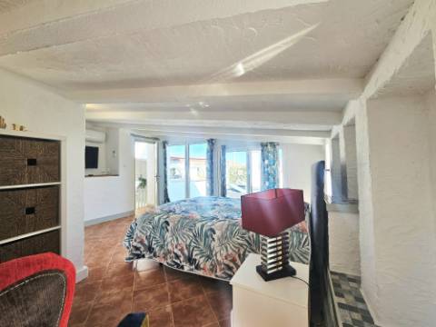 EXCLUSIVIDADE

Moradia renovada com 2 quartos numa aldeia perto de Loulé