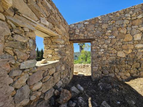 Terreno plano para construção com bons acessos
