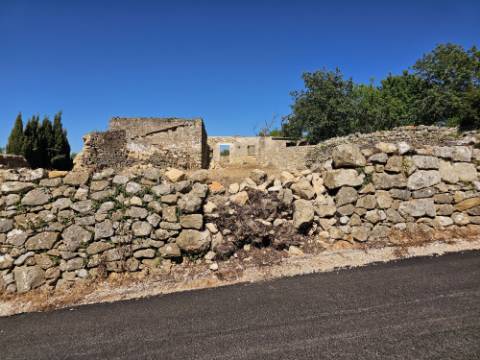 Terreno plano para construção com bons acessos