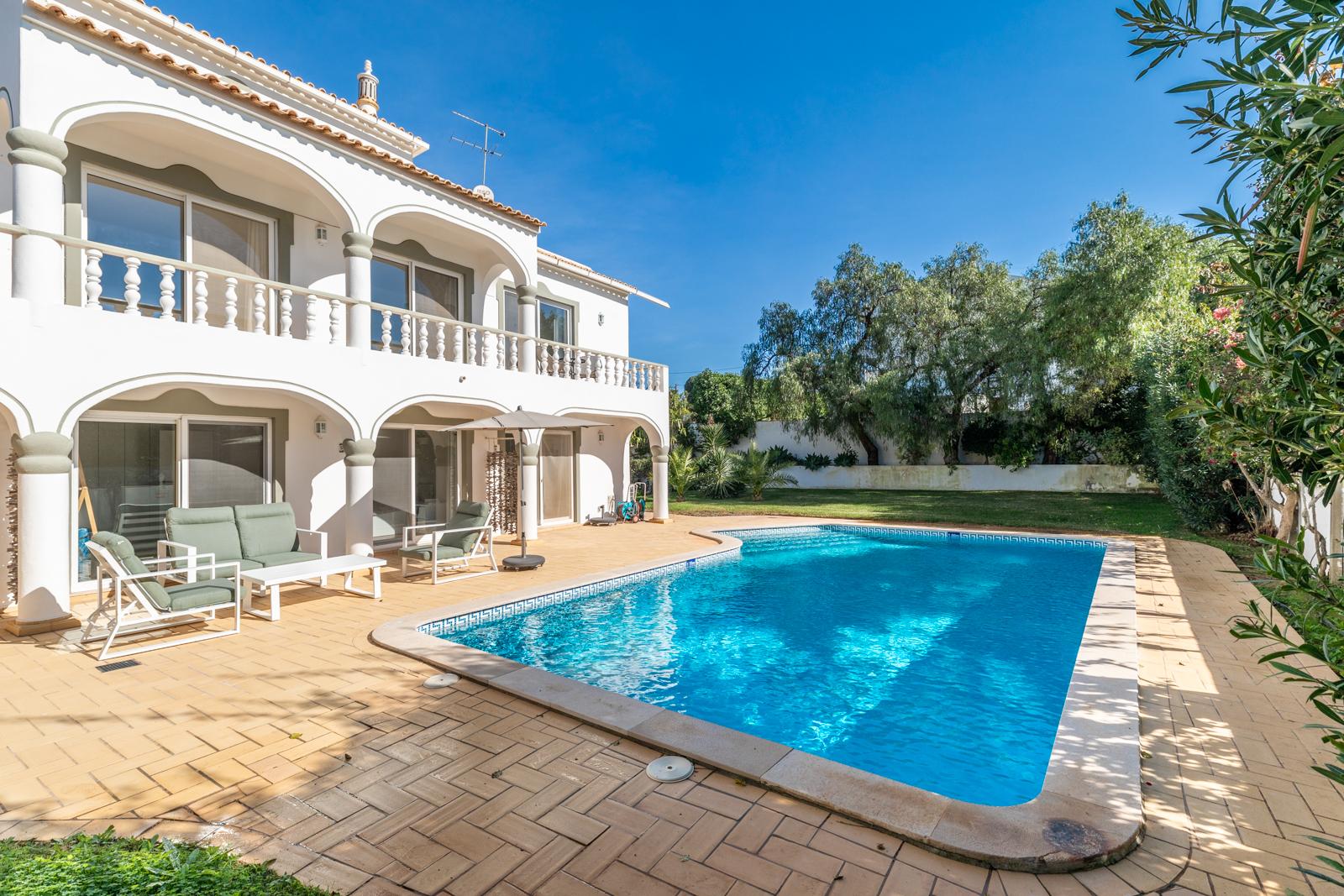 Elegante moradia V5 - Vista Campo e Mar