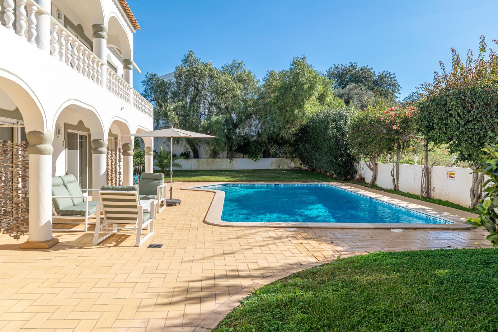 Elegante moradia V5 - Vista Campo e Mar