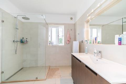 Elegante moradia V5 - Vista Campo e Mar