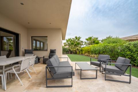 EXCLUSIVIDADE

Moradia Térrea T3 de Luxo com Piscina Privada | Quinta de Faro, junto à Ria Formosa