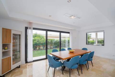 EXCLUSIVIDADE

Moradia Térrea T3 de Luxo com Piscina Privada | Quinta de Faro, junto à Ria Formosa