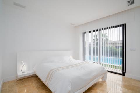 EXCLUSIVIDADE

Moradia Térrea T3 de Luxo com Piscina Privada | Quinta de Faro, junto à Ria Formosa