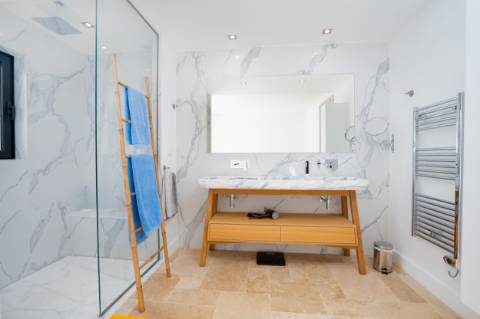 EXCLUSIVIDADE

Moradia Térrea T3 de Luxo com Piscina Privada | Quinta de Faro, junto à Ria Formosa