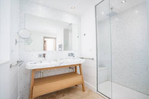 EXCLUSIVIDADE

Moradia Térrea T3 de Luxo com Piscina Privada | Quinta de Faro, junto à Ria Formosa