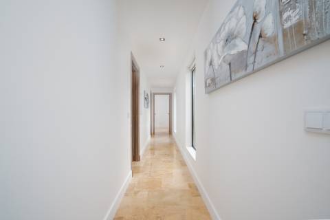 EXCLUSIVIDADE

Moradia Térrea T3 de Luxo com Piscina Privada | Quinta de Faro, junto à Ria Formosa