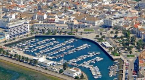 EXCLUSIVIDADE

Moradia com jardim no coração de Faro - Grande potencial de renovação