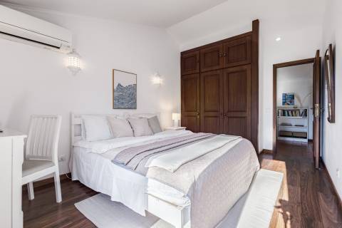 Moradia V2 com jardim, perto da praia, em Quarteira