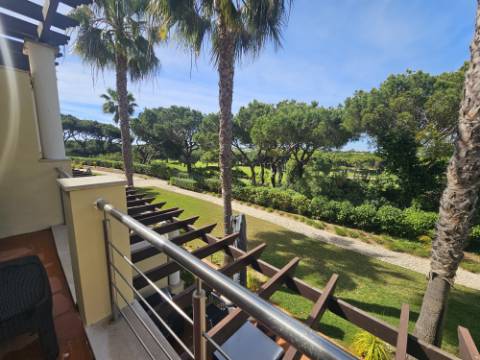 Moradia V4 situada numa zona exclusivo de Vila Sol com vista golf