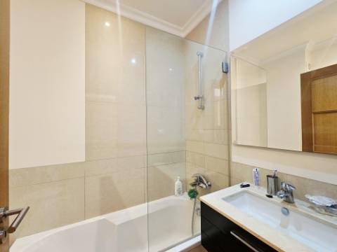 Moradia V4 situada numa zona exclusivo de Vila Sol com vista golf