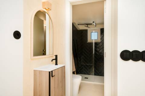 Moradia em banda nova moderna com vista para o campo