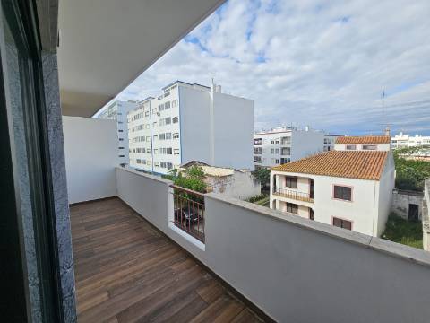 Magnífico apartamento T3 completamente renovado, com pormenores muito bonitos e funcionais.