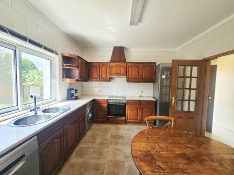 Moradia independente térrea com 4 quartos à venda em Loulé, Algarve.