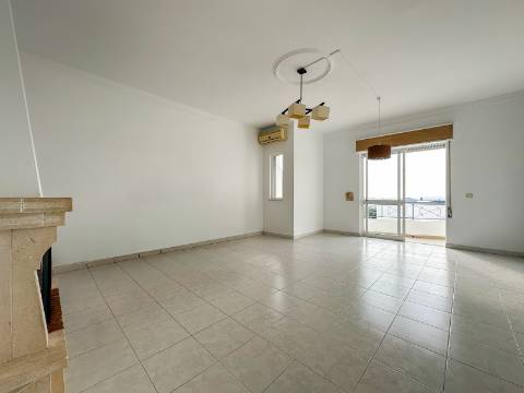 Loulé T3 Quartos no Segundo Andar e Vista para o Mar e Campo à Venda