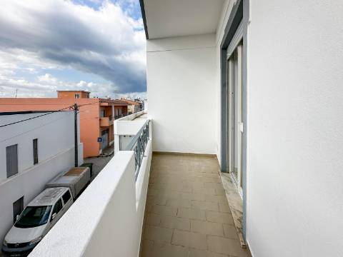 Loulé T3 Quartos no Segundo Andar e Vista para o Mar e Campo à Venda