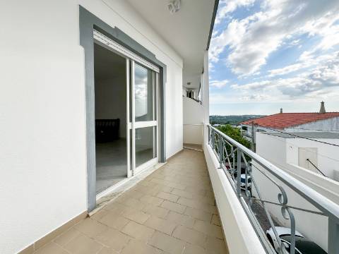 Loulé T3 Quartos no Segundo Andar e Vista para o Mar e Campo à Venda