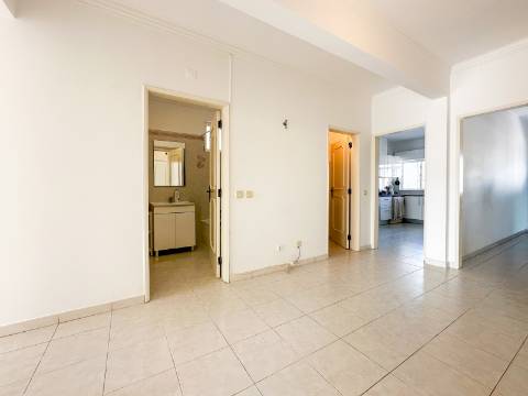 Loulé T3 Quartos no Segundo Andar e Vista para o Mar e Campo à Venda
